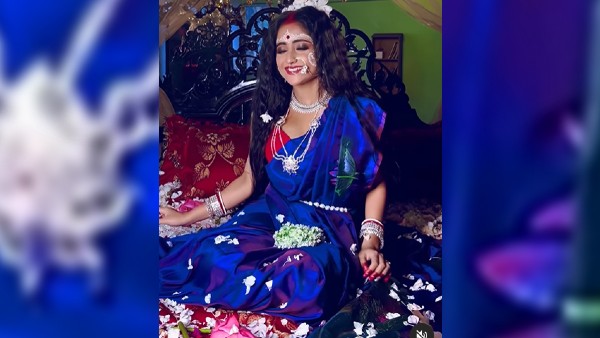 নীলাম্বরী সাজে ধরা দিলেন সৌমিতৃষা, কার জন্যে এমন সাজলেন মিঠাই রানি? নীলাম্বরী সাজে ধরা দিলেন সৌমিতৃষা, কার জন্যে এমন সাজলেন মিঠাই রানি?