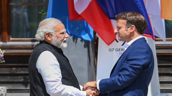 মোদী ও ফ্রান্সের প্রেসিডেন্টের চায়ে পে চর্চা জার্মানিতে মোদী ও ফ্রান্সের প্রেসিডেন্টের চায়ে পে চর্চা জার্মানিতে
