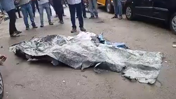 ভরদুপুর পার্ক সার্কাসে এলোপাথাড়ি গুলি পুলিশের! ওপেন ফায়ারে মৃত মহিলা, আত্মঘাতী পুলিশকর্মীও ভরদুপুর পার্ক সার্কাসে এলোপাথাড়ি গুলি পুলিশের! ওপেন ফায়ারে মৃত মহিলা, আত্মঘাতী পুলিশকর্মীও