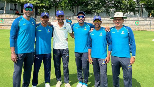 বোলিং আক্রমণে ফেভারিট অভিমন্য়ুরা