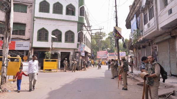 পুলিশের কড়া নজরদারি