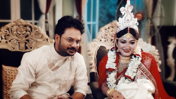 তাহলে কি বিয়েটা সেরেই ফেললেন রাহুল-রুকমা! খুশী অনুগামীরা তাহলে কি বিয়েটা সেরেই ফেললেন রাহুল-রুকমা! খুশী অনুগামীরা