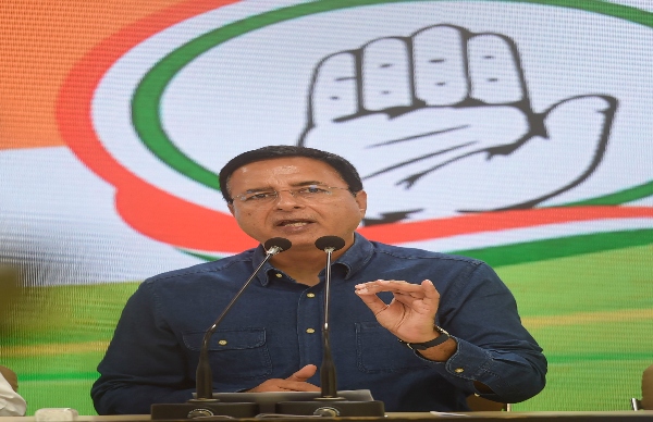 দ্রৌপদীর বদলে সীতার বস্ত্র হরণ, সুরজেওয়ালার মুখ ফস্কানো মন্তব্যে বিপাকে কংগ্রেস দ্রৌপদীর বদলে সীতার বস্ত্র হরণ, সুরজেওয়ালার মুখ ফস্কানো মন্তব্যে বিপাকে কংগ্রেস