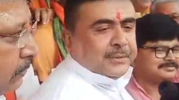 তমোঘ্নের বাড়িতে দুর্গাপুজোয় সুদীপ, শুভেন্দু ও কল্যাণ