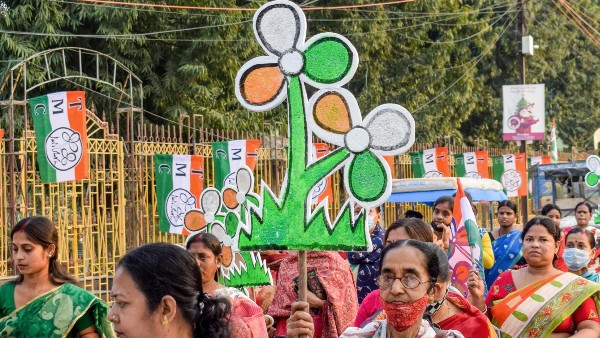 'সৌজন্যহীন' ব্যক্তি বলে আখ্যা