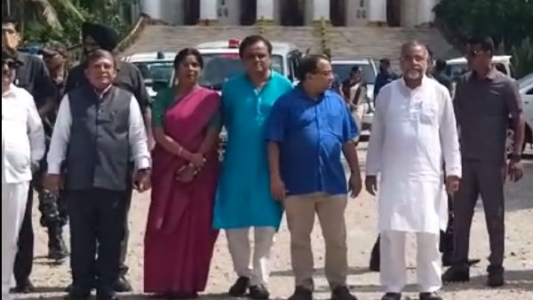 তৃণমূলের রাজভবন অভিযান