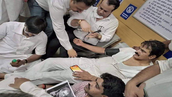 কংগ্রেস নেতাদের মারধরের অভিযোগ