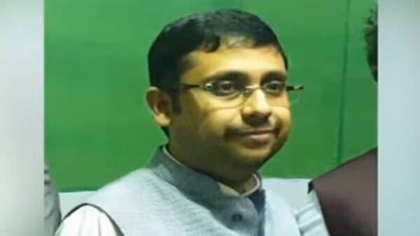 কোথায় বিনয় মিশ্র
