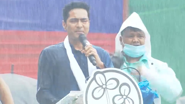 ২১ জুলাইয়ের মঞ্চ থেকে কেন্দ্রকে আক্রমণ