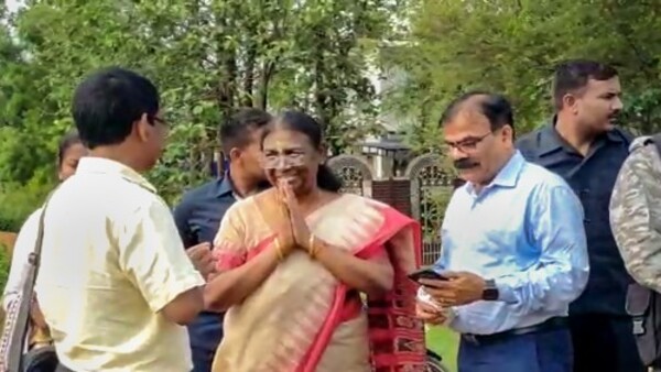 হঠাৎই অবস্থান পরিবর্তন