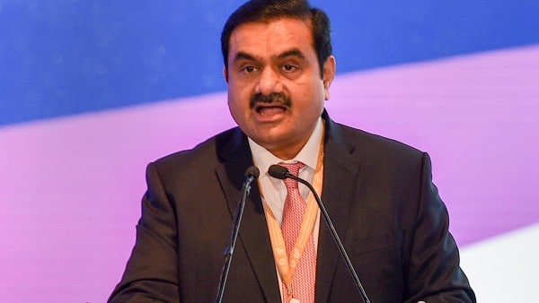 ধারাবি বস্তির উন্নয়নের দায়িত্ব Adani Group-এর হাতেই! ধারাবি বস্তির উন্নয়নের দায়িত্ব Adani Group-এর হাতেই!