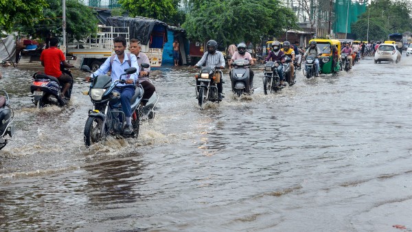 গুজরাতে প্রবল বর্ষণ