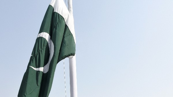 চলছে চাপানউতোর