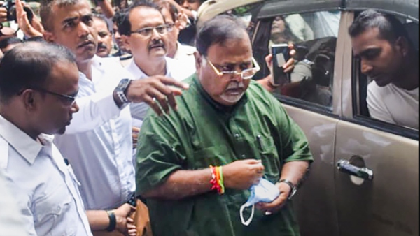 খাদ্যরসিক পার্থ, ওজন তো কমবেই!