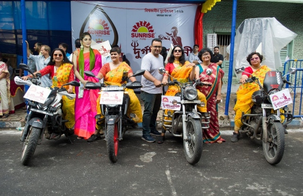 ৫০০০ মহিলাকে আত্মরক্ষার পাঠ, হাতেকলমে দুর্গতিনাশিনী গড়বে ওঁরা ৫০০০ মহিলাকে আত্মরক্ষার পাঠ, হাতেকলমে দুর্গতিনাশিনী গড়বে ওঁরা