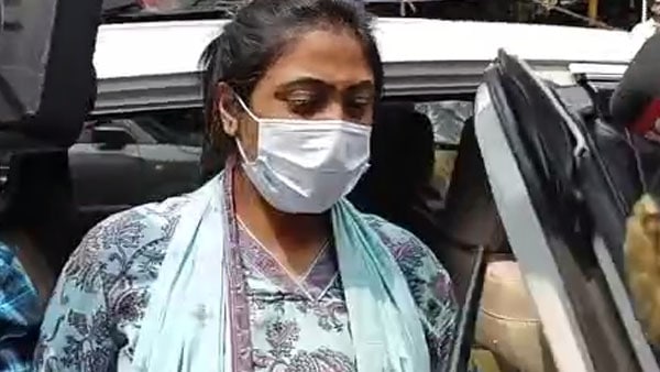 ফাইল হাতে ঢোকেন সুকন্যা