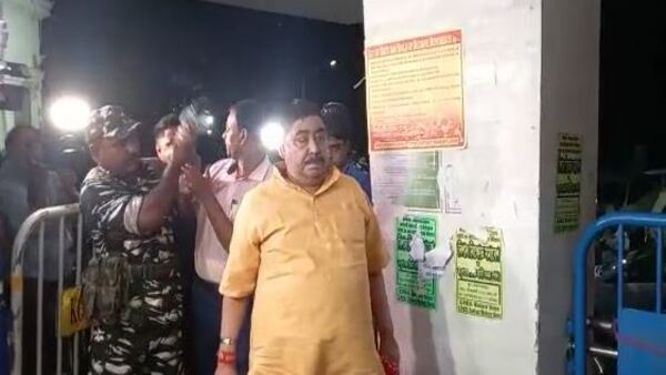 সভাপতির চেয়ার ফাঁকা রেখেই চলবে তৃণমূল