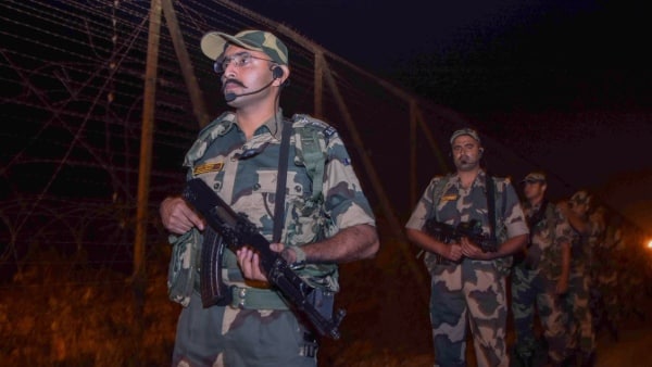 স্বরাষ্ট্রমন্ত্রকের কাছে ক্ষমা চাওয়ার দাবি