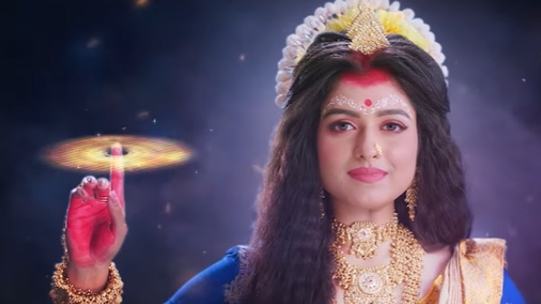 কাকে মা দুর্গা সাজে দেখতে চান ভক্তরা