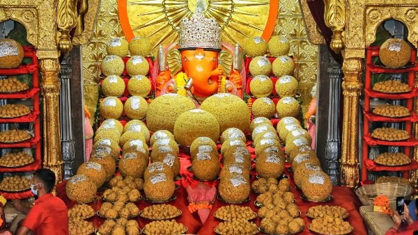 মোদক ও লাড্ডুর ভোগ