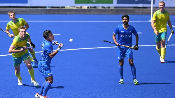 CWG 2022: অকল্পনীয় হার, হকির ফাইনালে অস্ট্রেলিয়ার বিরুদ্ধে ০-৭ গোলে হেরে রূপো নিয়েই সন্তুষ্ট থাকতে হল ভারতকে CWG 2022: অকল্পনীয় হার, হকির ফাইনালে অস্ট্রেলিয়ার বিরুদ্ধে ০-৭ গোলে হেরে রূপো নিয়েই সন্তুষ্ট থাকতে হল ভারতকে