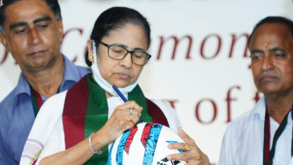 মমতা বন্দ্যোপাধ্যায়ের হাত ধরে উন্মোচিত হল মোহনবাগানের নব রূপে সজ্জিত তাঁবু, রাখী উপলক্ষ্যে দিলেন বিরাট উপহার মমতা বন্দ্যোপাধ্যায়ের হাত ধরে উন্মোচিত হল মোহনবাগানের নব রূপে সজ্জিত তাঁবু, রাখী উপলক্ষ্যে দিলেন বিরাট উপহার