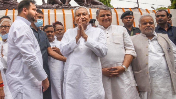 কে কোন দফতর পেলেন