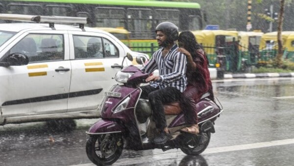 কলকাতায় মেঘলা আকাশ, বৃষ্টির সম্ভাবনা
