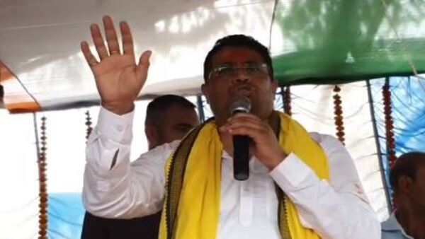 তৃণমূলে সর্ষের মধ্যে ভূত