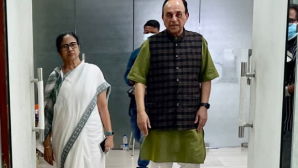 আর্থিক ও বিদেশ নীতি নিয়ে মোদী সরকারকে নিশানা