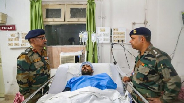 ভারতে হামলার জন্য পাক কর্নেলের আর্থিক সাহায্য, সেনা হাসপাতালে মৃত্যু পাকিস্তানি জঙ্গির ভারতে হামলার জন্য পাক কর্নেলের আর্থিক সাহায্য, সেনা হাসপাতালে মৃত্যু পাকিস্তানি জঙ্গির