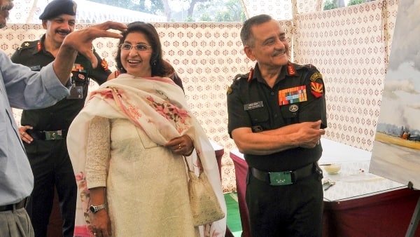 যেসব পদক লাভ করেছিলেন তিনি