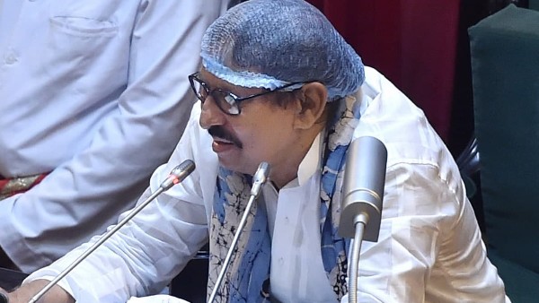দিলীপ-শুভেন্দুর ছবিতে মালা দিয়ে তর্পণ, প্রকাশ্যে মদন মিত্রের সমালোচনা বিধানসভার স্পিকারের দিলীপ-শুভেন্দুর ছবিতে মালা দিয়ে তর্পণ, প্রকাশ্যে মদন মিত্রের সমালোচনা বিধানসভার স্পিকারের