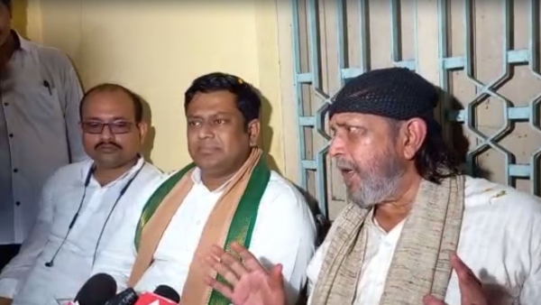 ৪১ জন বিধায়কে যোগাযোগে?