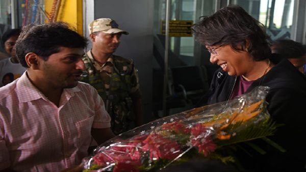 ঝুলন বরণ
