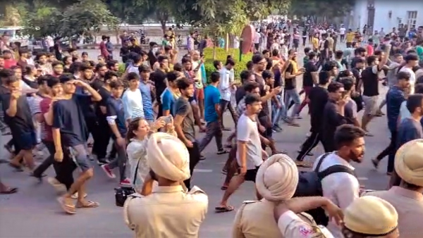 উত্তাল চণ্ডীগড় বিশ্ববিদ্যালয়