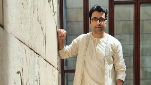 ডেঙ্গিতে কাবু সোনা দা তথা আবীর চট্টোপাধ্যায় ডেঙ্গিতে কাবু সোনা দা তথা আবীর চট্টোপাধ্যায়