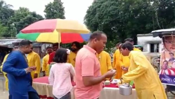 ভাইপোকে বলুন চা-তেলেভাজা বিক্রি করতে
