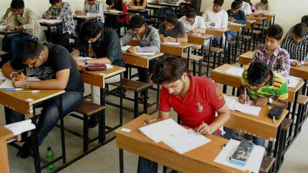 ইংরেজির ব্যবহার ঐচ্ছিক করা উচিত