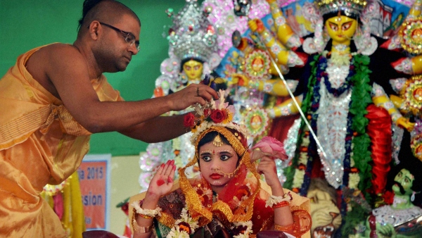 কবে কুমারী পুজো হয়