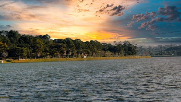 সুরিনসার ও মনসার হ্রদ