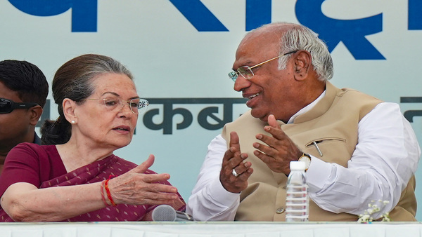 ওয়ার্কিং কমিটির জায়গায় স্টিয়ারিং কমিটি