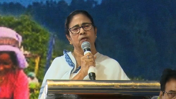 ফের সৌরভের পাশে মমতা