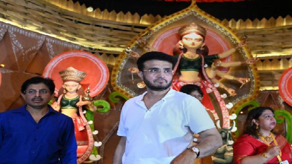 নবমীর রাতেই দুঃসংবাদ সৌরভের বাড়িতে নবমীর রাতেই দুঃসংবাদ সৌরভের বাড়িতে