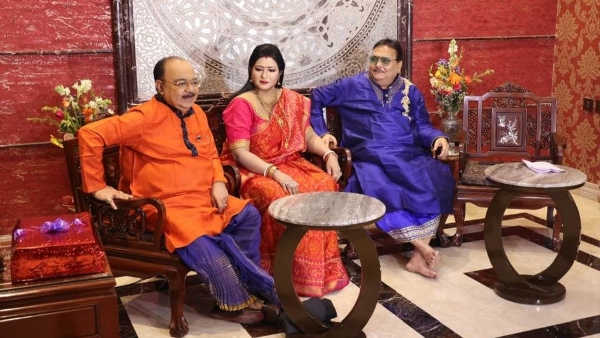 রাজনৈতিক ভাবনা পুজোর আবহেও ফিরে ফিরে আসছে