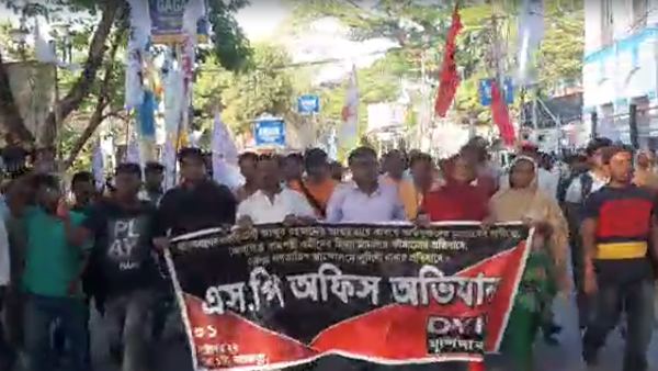 টাকা চেয়ে হুমকির মুখে পড়তে হয় আব্দুর রহমানকে