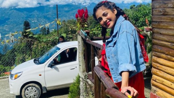 কোথায় কোথায় অভিনয় করেছেন অভিনেত্রী