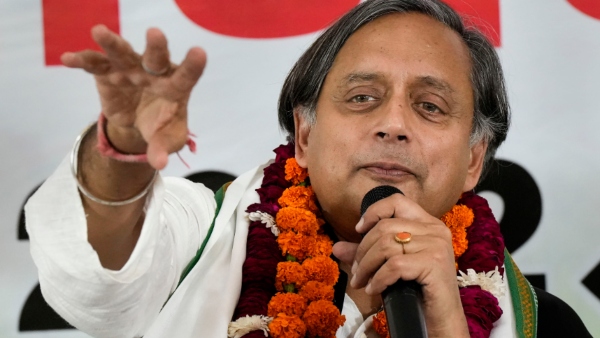 সোনিয়া গান্ধীর জিতেন্দ্র প্রসাদের বিরুদ্ধে একতরফা জয়