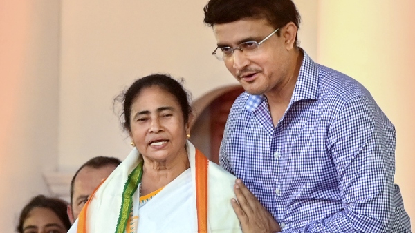 মমতা-সৌরভের জন্য বিশেষ উপহার
