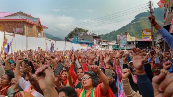 প্রথা ভাঙতে আহ্বান